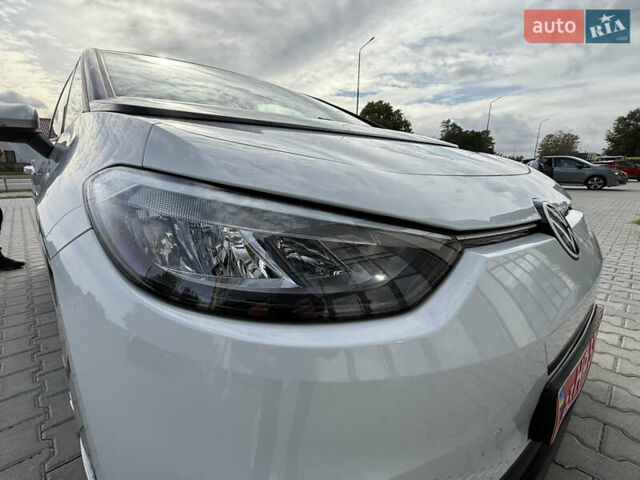 Білий Фольксваген ID.3, об'ємом двигуна 0 л та пробігом 119 тис. км за 15999 $, фото 24 на Automoto.ua