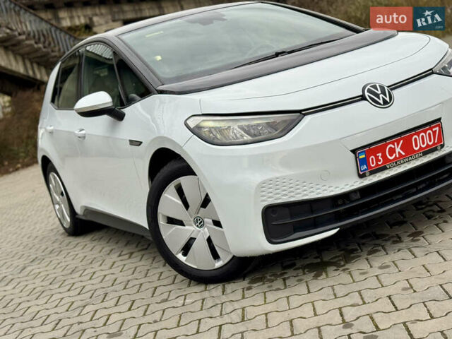 Фольксваген ID.3 2021 в Дрогобыче на Automoto.ua Белый Фольксваген ID.3, объемом двигателя 0 л и пробегом 183 тыс. км за 14350 $, фото 31 на Automoto.ua