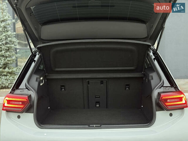 Белый Фольксваген ID.3, объемом двигателя 0 л и пробегом 117 тыс. км за 21800 $, фото 73 на Automoto.ua