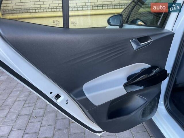 Белый Фольксваген ID.3, объемом двигателя 0 л и пробегом 125 тыс. км за 18299 $, фото 11 на Automoto.ua