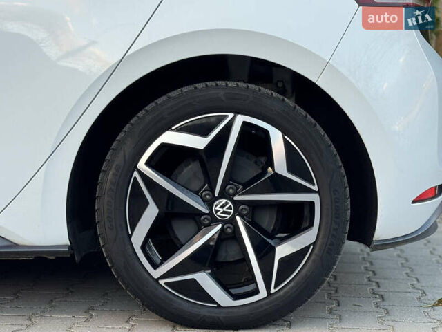 Белый Фольксваген ID.3, объемом двигателя 0 л и пробегом 133 тыс. км за 17400 $, фото 26 на Automoto.ua