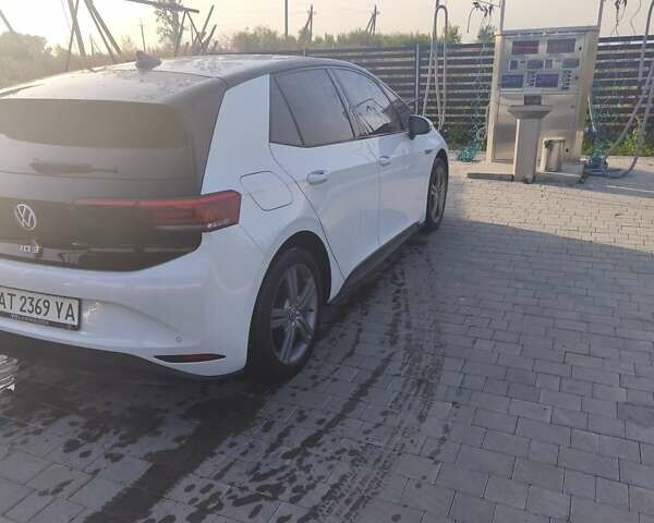 Білий Фольксваген ID.3, об'ємом двигуна 0 л та пробігом 110 тис. км за 18000 $, фото 1 на Automoto.ua