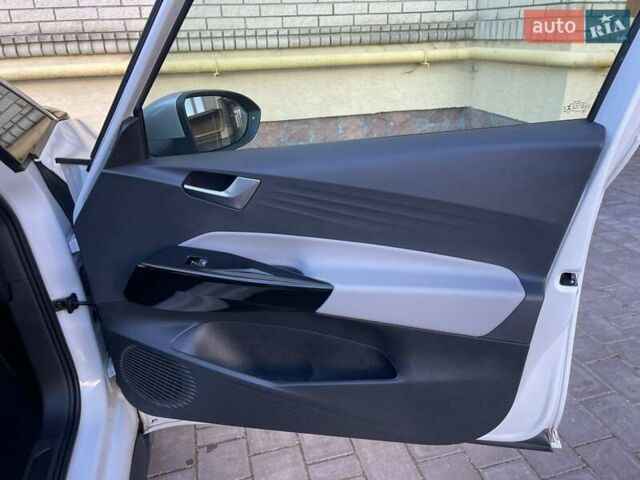 Белый Фольксваген ID.3, объемом двигателя 0 л и пробегом 125 тыс. км за 18299 $, фото 56 на Automoto.ua