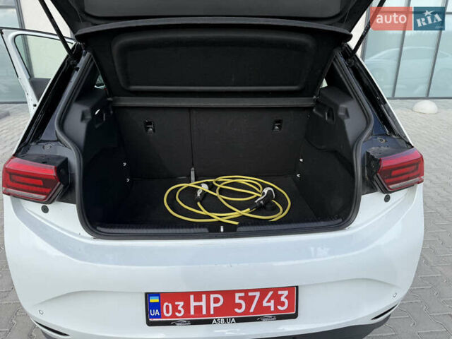 Білий Фольксваген ID.3, об'ємом двигуна 0 л та пробігом 119 тис. км за 15999 $, фото 34 на Automoto.ua
