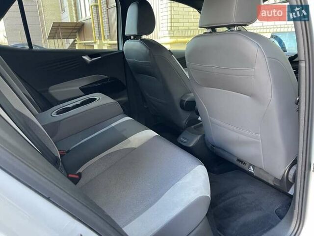 Белый Фольксваген ID.3, объемом двигателя 0 л и пробегом 125 тыс. км за 18299 $, фото 45 на Automoto.ua