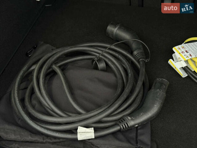 Белый Фольксваген ID.3, объемом двигателя 0 л и пробегом 117 тыс. км за 21800 $, фото 75 на Automoto.ua