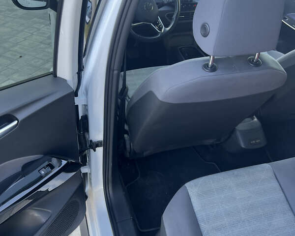 Білий Фольксваген ID.3, об'ємом двигуна 0 л та пробігом 35 тис. км за 17900 $, фото 9 на Automoto.ua