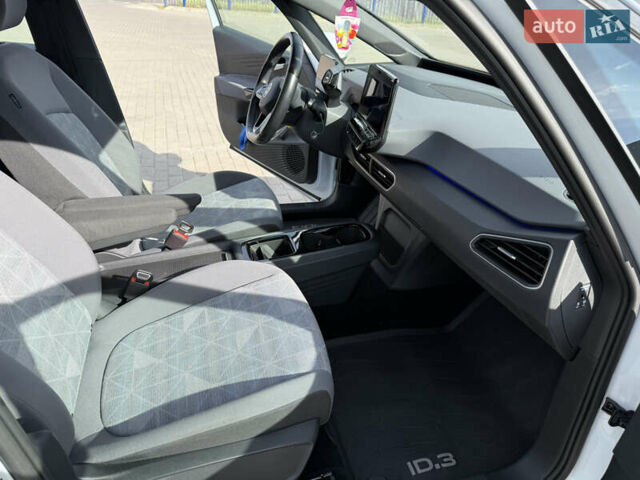 Белый Фольксваген ID.3, объемом двигателя 0 л и пробегом 57 тыс. км за 17450 $, фото 21 на Automoto.ua