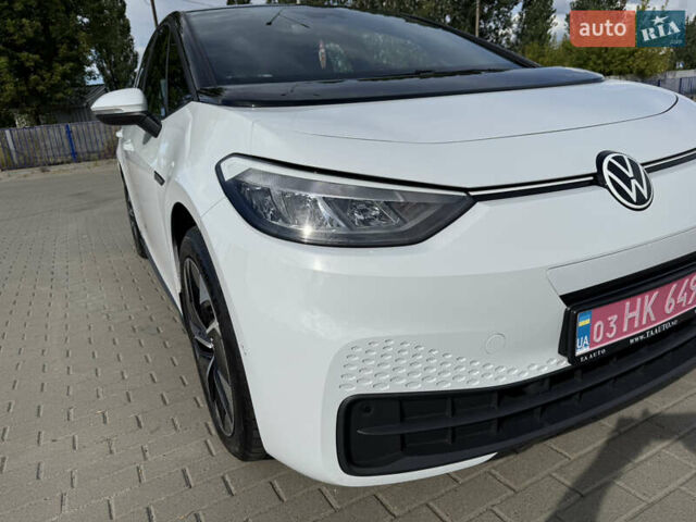 Белый Фольксваген ID.3, объемом двигателя 0 л и пробегом 57 тыс. км за 17450 $, фото 1 на Automoto.ua