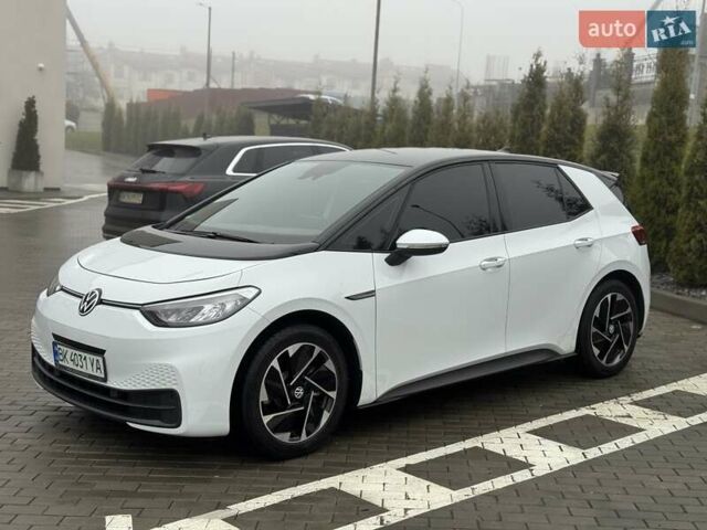 Белый Фольксваген ID.3, объемом двигателя 0 л и пробегом 27 тыс. км за 18500 $, фото 3 на Automoto.ua