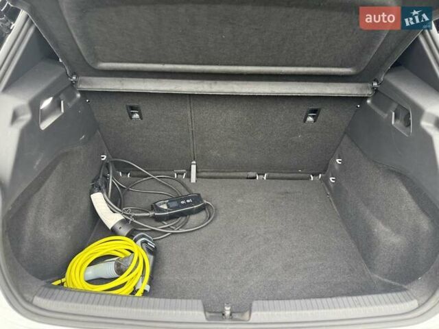 Белый Фольксваген ID.3, объемом двигателя 0 л и пробегом 27 тыс. км за 18500 $, фото 13 на Automoto.ua