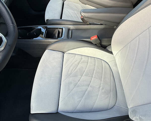 Білий Фольксваген ID.3, об'ємом двигуна 0 л та пробігом 9 тис. км за 23800 $, фото 5 на Automoto.ua