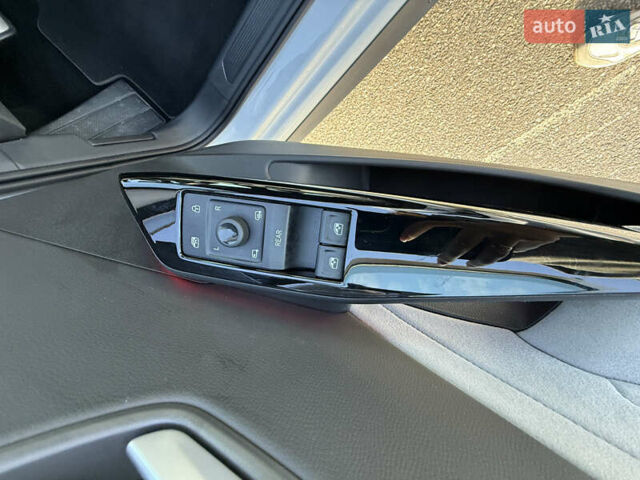 Білий Фольксваген ID.3, об'ємом двигуна 0 л та пробігом 9 тис. км за 23800 $, фото 13 на Automoto.ua