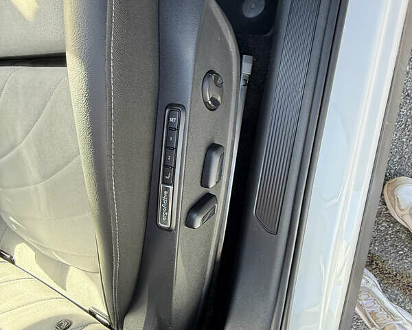 Білий Фольксваген ID.3, об'ємом двигуна 0 л та пробігом 9 тис. км за 23800 $, фото 17 на Automoto.ua