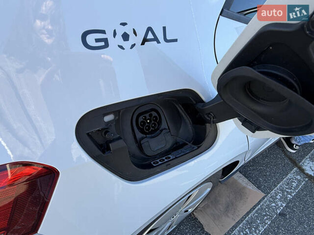 Білий Фольксваген ID.3, об'ємом двигуна 0 л та пробігом 9 тис. км за 23800 $, фото 24 на Automoto.ua