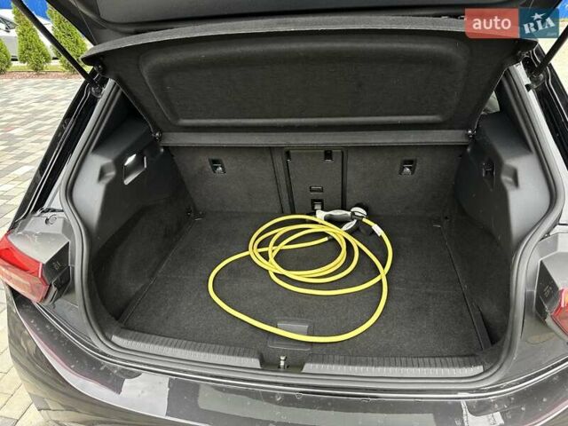 Черный Фольксваген ID.3, объемом двигателя 0 л и пробегом 160 тыс. км за 17500 $, фото 12 на Automoto.ua