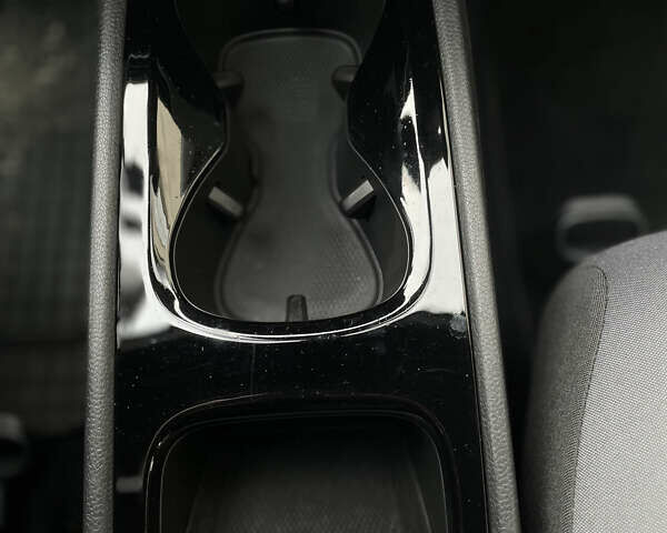 Черный Фольксваген ID.3, объемом двигателя 0 л и пробегом 161 тыс. км за 14950 $, фото 108 на Automoto.ua