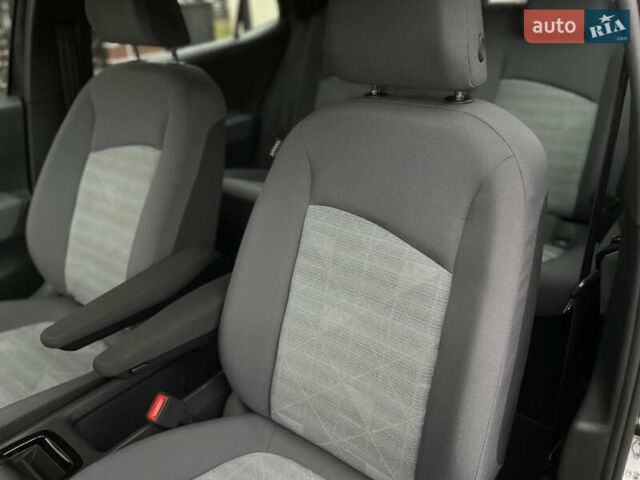 Черный Фольксваген ID.3, объемом двигателя 0 л и пробегом 161 тыс. км за 14950 $, фото 79 на Automoto.ua