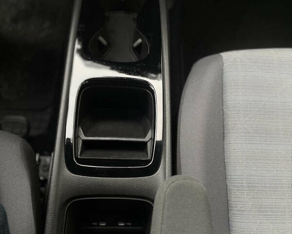 Черный Фольксваген ID.3, объемом двигателя 0 л и пробегом 161 тыс. км за 14950 $, фото 67 на Automoto.ua