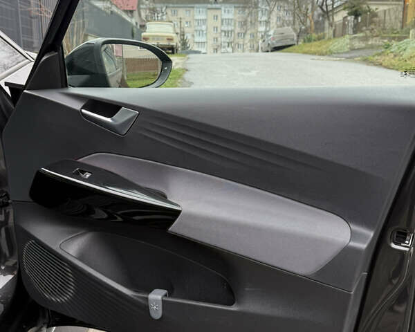 Чорний Фольксваген ID.3, об'ємом двигуна 0 л та пробігом 270 тис. км за 12900 $, фото 12 на Automoto.ua