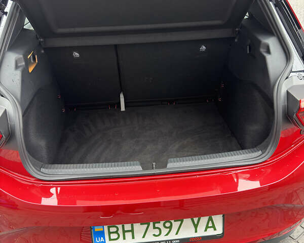 Красный Фольксваген ID.3, объемом двигателя 0 л и пробегом 7 тыс. км за 17600 $, фото 18 на Automoto.ua