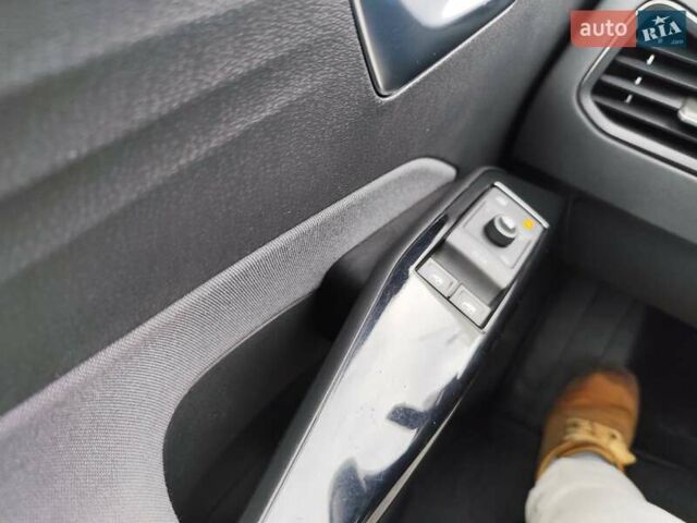 Фольксваген ID.3, об'ємом двигуна 0 л та пробігом 64 тис. км за 16999 $, фото 52 на Automoto.ua