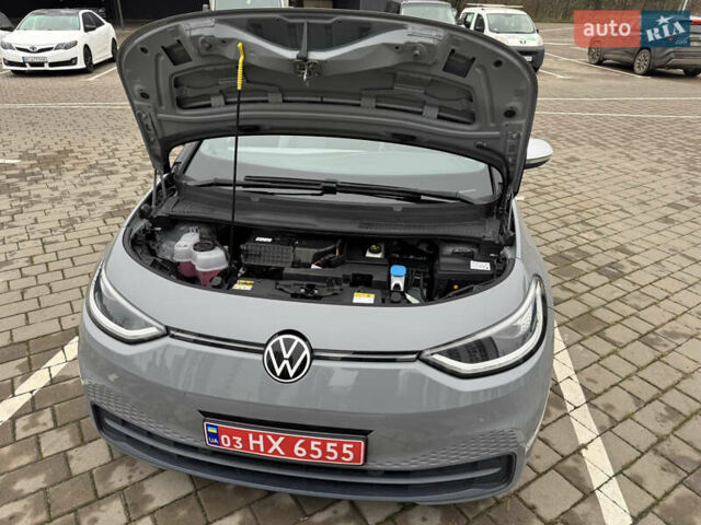 Серый Фольксваген ID.3, объемом двигателя 0 л и пробегом 107 тыс. км за 16999 $, фото 112 на Automoto.ua