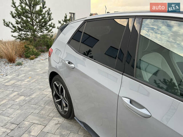 Серый Фольксваген ID.3, объемом двигателя 0 л и пробегом 117 тыс. км за 17300 $, фото 78 на Automoto.ua