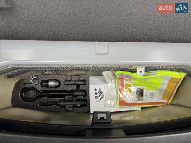 Серый Фольксваген ID.3, объемом двигателя 0 л и пробегом 107 тыс. км за 16999 $, фото 108 на Automoto.ua