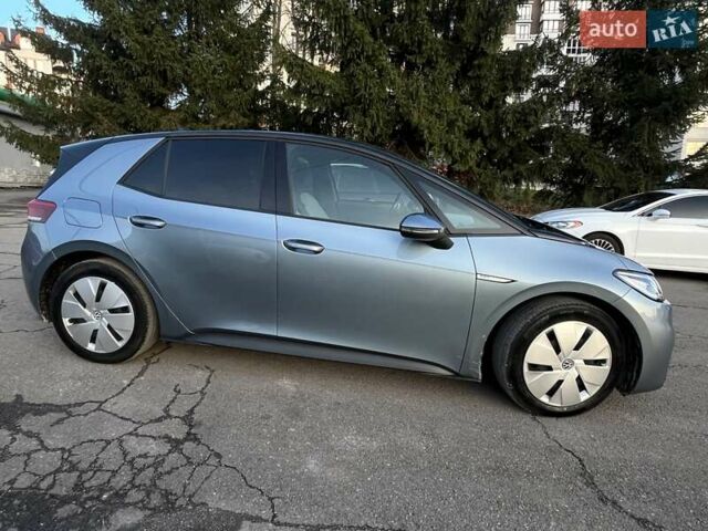 Серый Фольксваген ID.3, объемом двигателя 0 л и пробегом 143 тыс. км за 15200 $, фото 2 на Automoto.ua