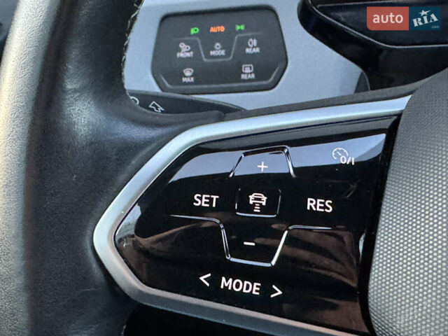 Серый Фольксваген ID.3, объемом двигателя 0 л и пробегом 91 тыс. км за 16999 $, фото 45 на Automoto.ua