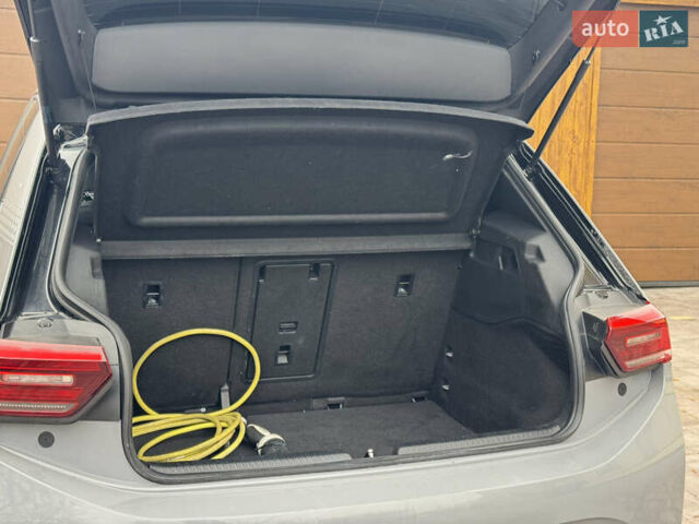 Серый Фольксваген ID.3, объемом двигателя 0 л и пробегом 129 тыс. км за 16400 $, фото 28 на Automoto.ua