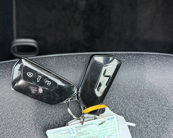 Сірий Фольксваген ID.3, об'ємом двигуна 0 л та пробігом 182 тис. км за 15499 $, фото 44 на Automoto.ua