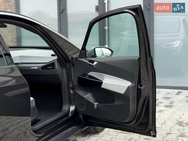 Серый Фольксваген ID.3, объемом двигателя 0 л и пробегом 100 тыс. км за 16999 $, фото 60 на Automoto.ua