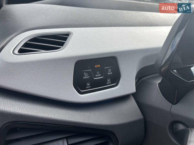 Фольксваген ID.3 2020 в Коломые на Automoto.ua Серый Фольксваген ID.3, объемом двигателя 0 л и пробегом 214 тыс. км за 14999 $, фото 32 на Automoto.ua