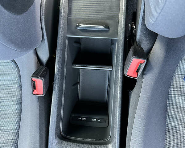 Сірий Фольксваген ID.3, об'ємом двигуна 0 л та пробігом 137 тис. км за 16200 $, фото 51 на Automoto.ua