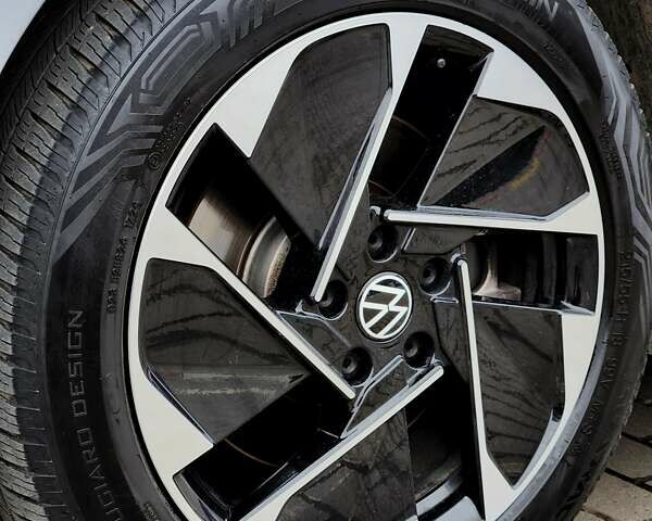 Серый Фольксваген ID.3, объемом двигателя 0 л и пробегом 164 тыс. км за 15800 $, фото 12 на Automoto.ua