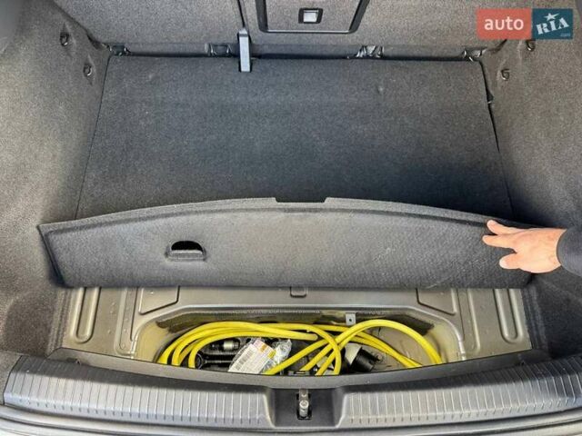 Серый Фольксваген ID.3, объемом двигателя 0 л и пробегом 109 тыс. км за 17799 $, фото 30 на Automoto.ua