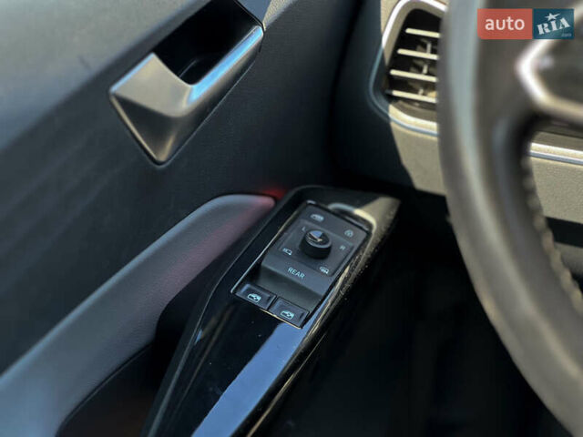 Серый Фольксваген ID.3, объемом двигателя 0 л и пробегом 58 тыс. км за 17800 $, фото 30 на Automoto.ua