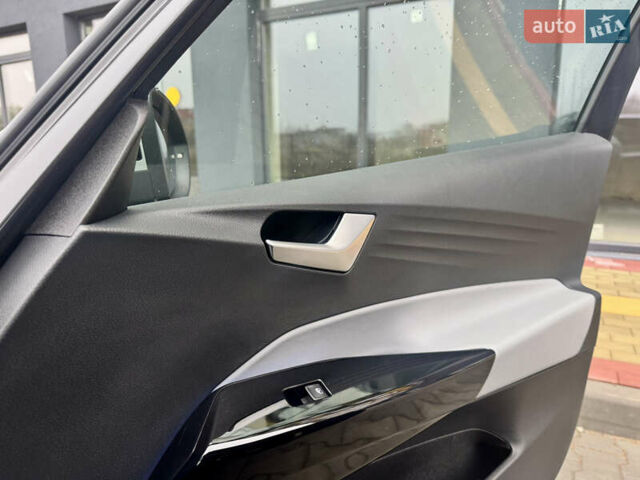 Серый Фольксваген ID.3, объемом двигателя 0 л и пробегом 129 тыс. км за 17600 $, фото 23 на Automoto.ua