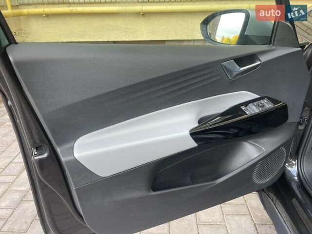 Сірий Фольксваген ID.3, об'ємом двигуна 0 л та пробігом 129 тис. км за 18500 $, фото 24 на Automoto.ua
