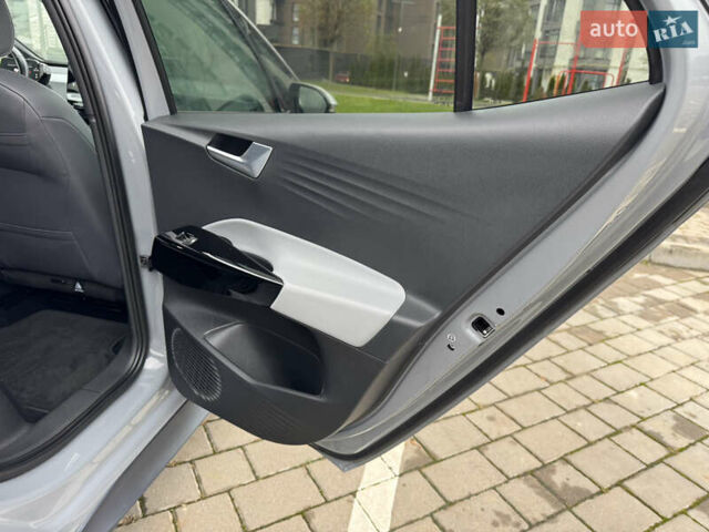 Серый Фольксваген ID.3, объемом двигателя 0 л и пробегом 107 тыс. км за 16999 $, фото 87 на Automoto.ua