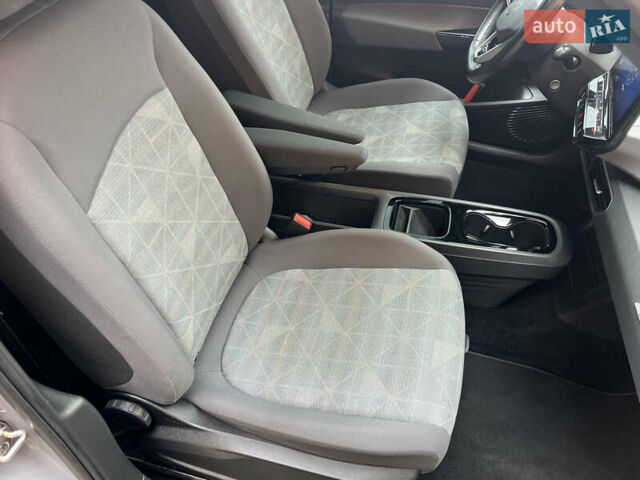 Фольксваген ID.3 2020 в Коломые на Automoto.ua Серый Фольксваген ID.3, объемом двигателя 0 л и пробегом 87 тыс. км за 16450 $, фото 33 на Automoto.ua