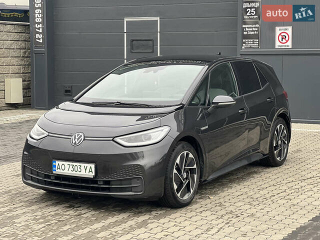 Серый Фольксваген ID.3, объемом двигателя 0 л и пробегом 64 тыс. км за 16950 $, фото 2 на Automoto.ua