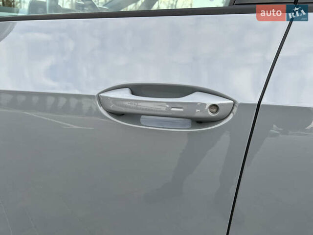 Серый Фольксваген ID.3, объемом двигателя 0 л и пробегом 117 тыс. км за 17300 $, фото 18 на Automoto.ua