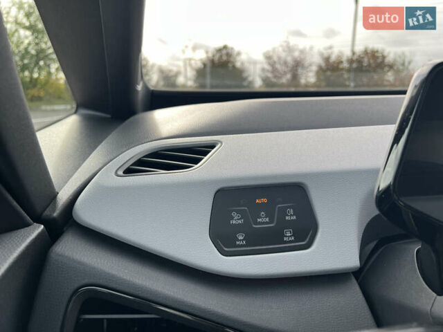 Серый Фольксваген ID.3, объемом двигателя 0 л и пробегом 98 тыс. км за 16300 $, фото 24 на Automoto.ua