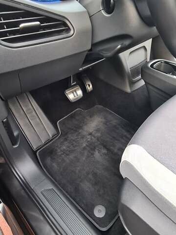 Серый Фольксваген ID.3, объемом двигателя 0 л и пробегом 147 тыс. км за 15000 $, фото 12 на Automoto.ua