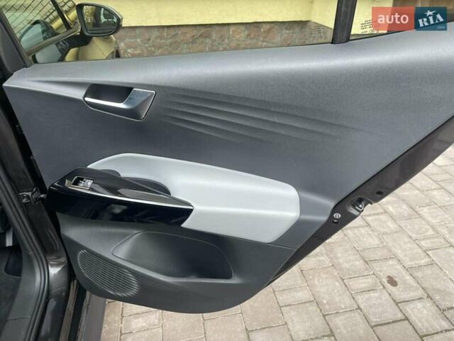 Сірий Фольксваген ID.3, об'ємом двигуна 0 л та пробігом 129 тис. км за 18500 $, фото 26 на Automoto.ua