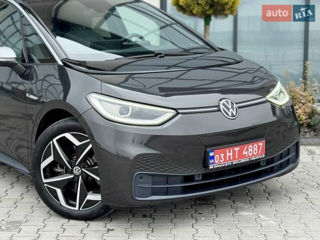 Серый Фольксваген ID.3, объемом двигателя 0 л и пробегом 100 тыс. км за 16999 $, фото 7 на Automoto.ua