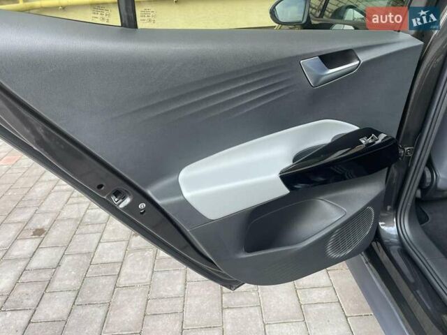 Сірий Фольксваген ID.3, об'ємом двигуна 0 л та пробігом 129 тис. км за 18500 $, фото 28 на Automoto.ua